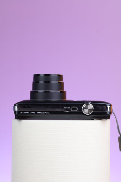 Olympus D-745