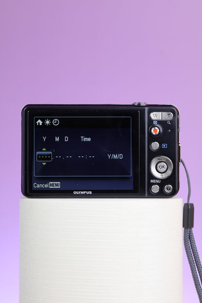 Olympus D-745