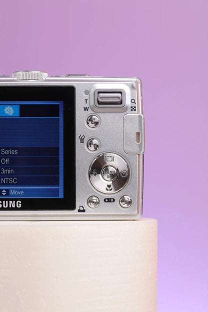 Samsung P1000 Digital Camera