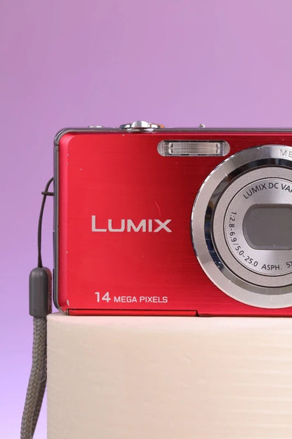 Panasonic Lumix DMC-FS11 (Red) Digital Camera