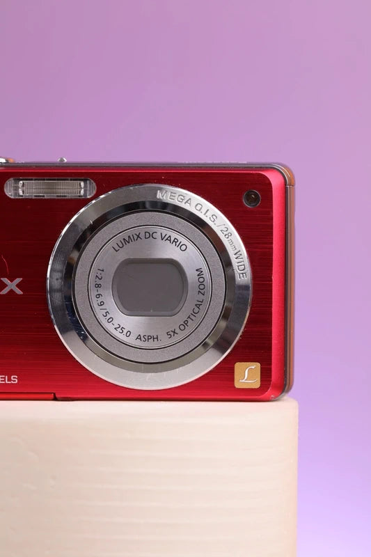 Panasonic Lumix DMC-FS11 (Red) Digital Camera