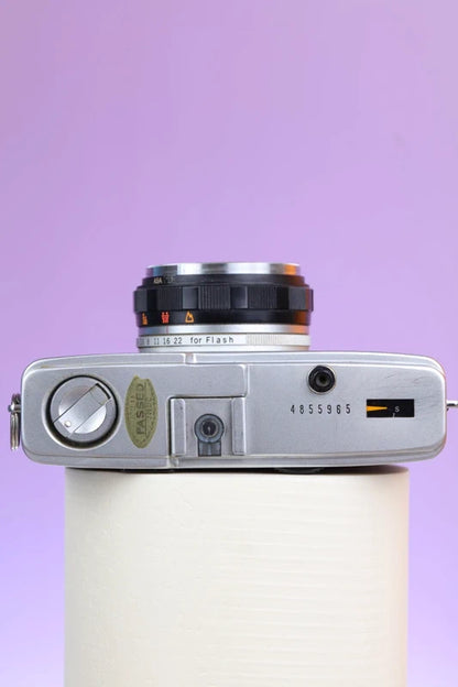 Olympus Trip 35 (Silver / Black) Vintage Film Camera