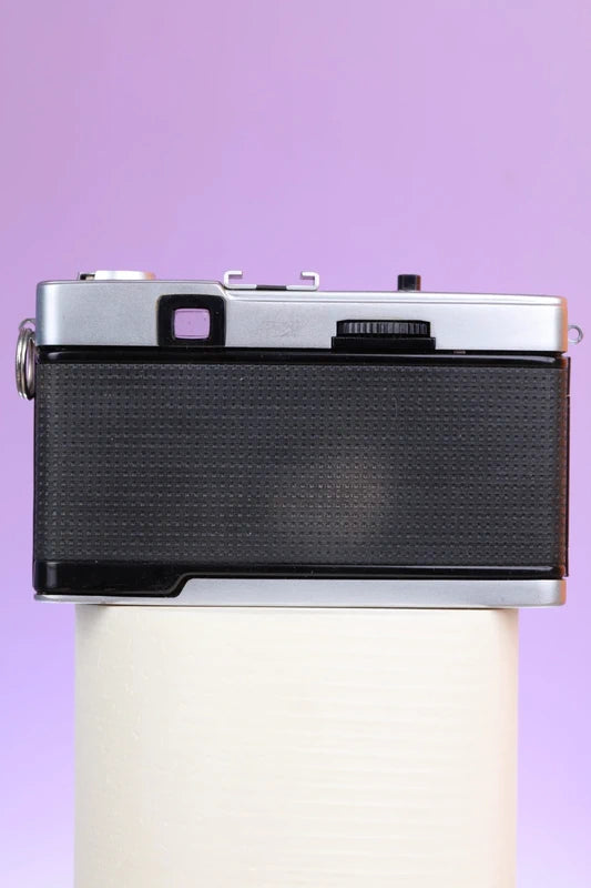 Olympus Trip 35 (Silver / Black) Vintage Film Camera