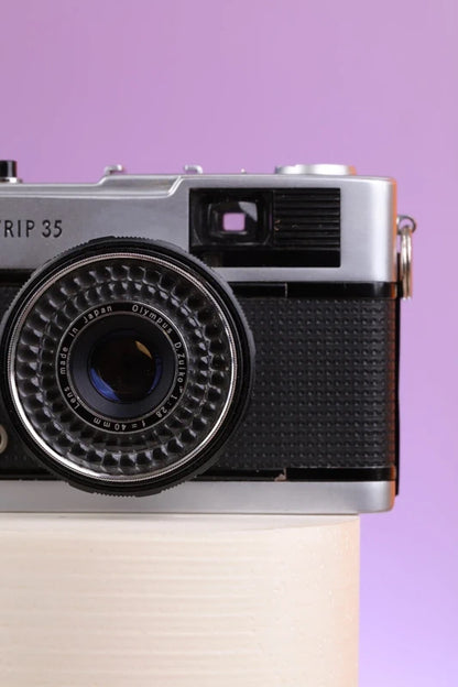 Olympus Trip 35 (Silver / Black) Vintage Film Camera