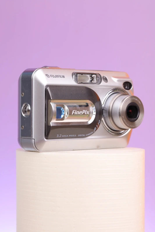 Fujifilm FinePix A330 (Silver / Black) Digital Camera