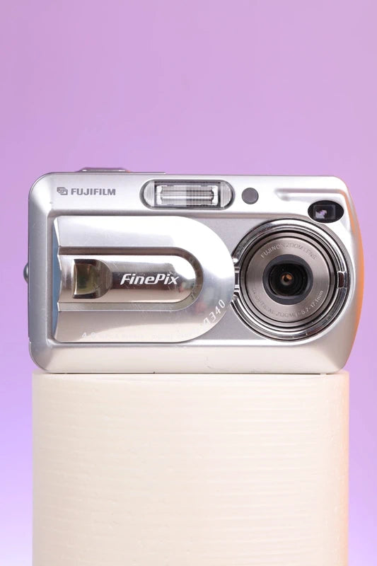 Fujifilm FinePix A340 (Silver) Digital Camera