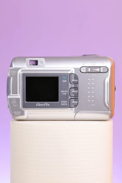 Fujifilm FinePix A340 (Silver) Digital Camera