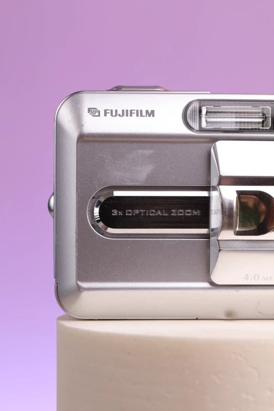 Fujifilm FinePix A340 (Silver) Digital Camera