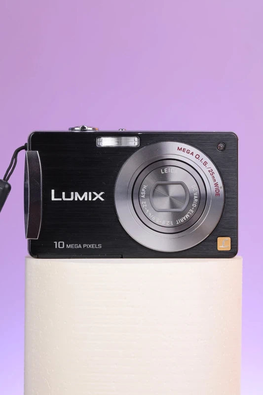 Panasonic Lumix DMC-FX500 (Black) Digital Camera