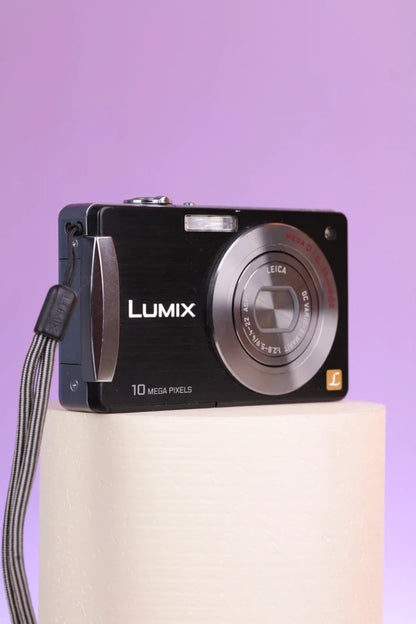 Panasonic Lumix DMC-FX500 (Black) Digital Camera
