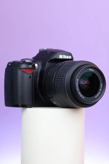 Nikon D40 DSLR with AF-S DX NIKKOR 18-55mm f/3.5-5.6G VR Lens