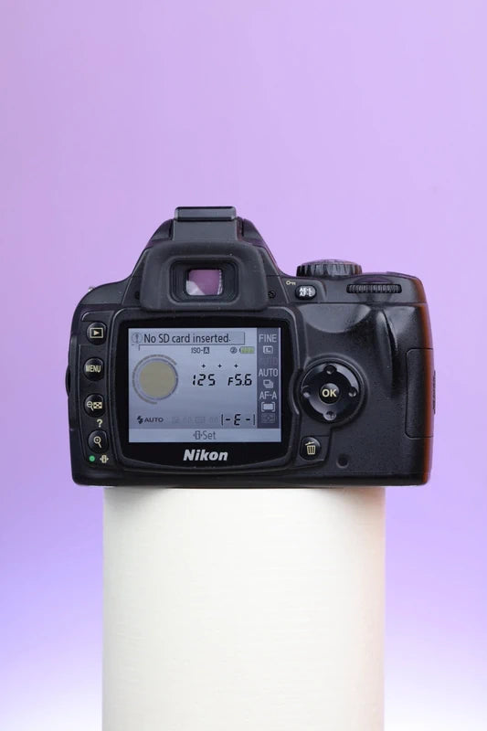 Nikon D40 DSLR with AF-S DX NIKKOR 18-55mm f/3.5-5.6G VR Lens