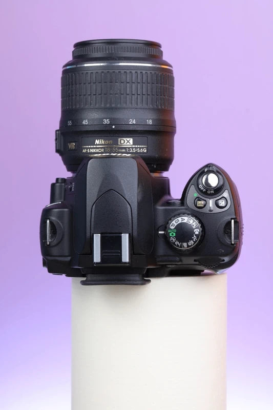 Nikon D40 DSLR with AF-S DX NIKKOR 18-55mm f/3.5-5.6G VR Lens