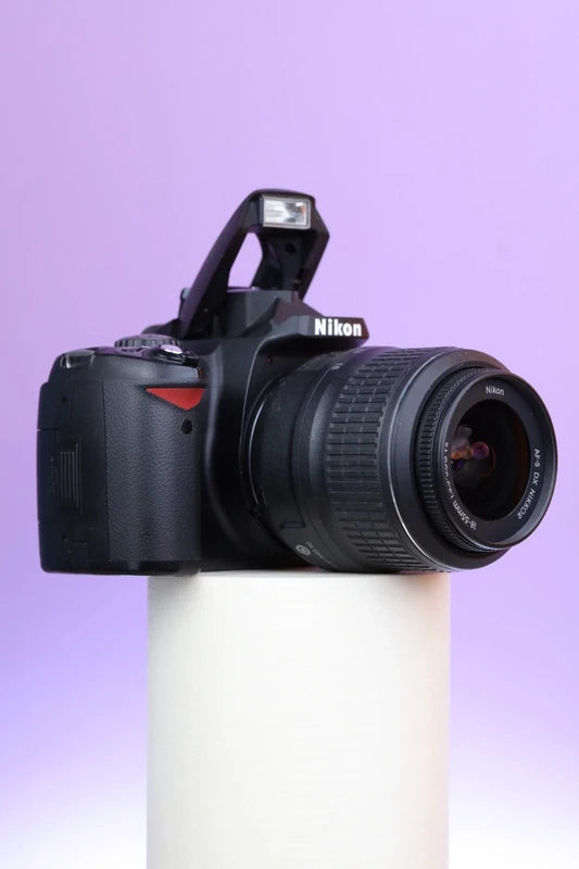 Nikon D40 DSLR with AF-S DX NIKKOR 18-55mm f/3.5-5.6G VR Lens